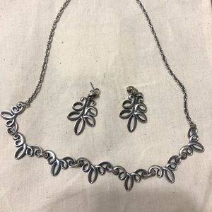 James Avery Scroll (a retired pattern)